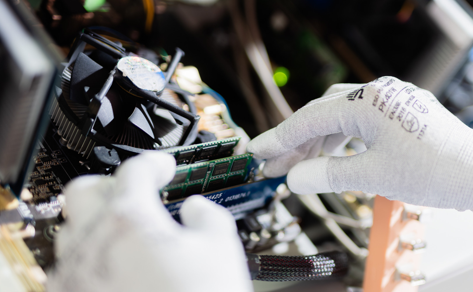 Ogromne podwyżki cen pamięci DDR5. Wszystko przez branżę AI