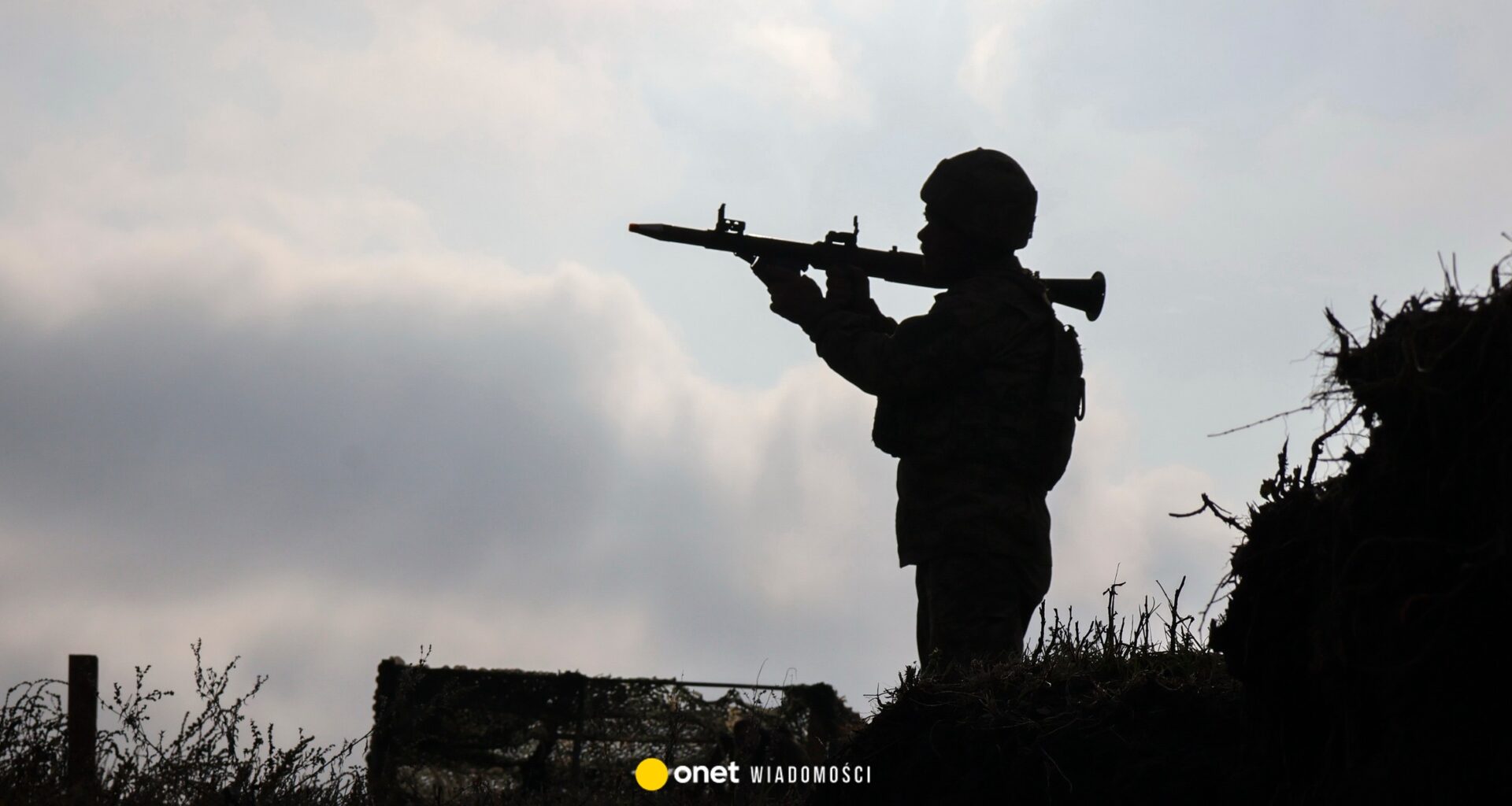 Rosja otrzymała dwa bolesne ciosy. Zniszczona baza dronów, pożar w rafinerii