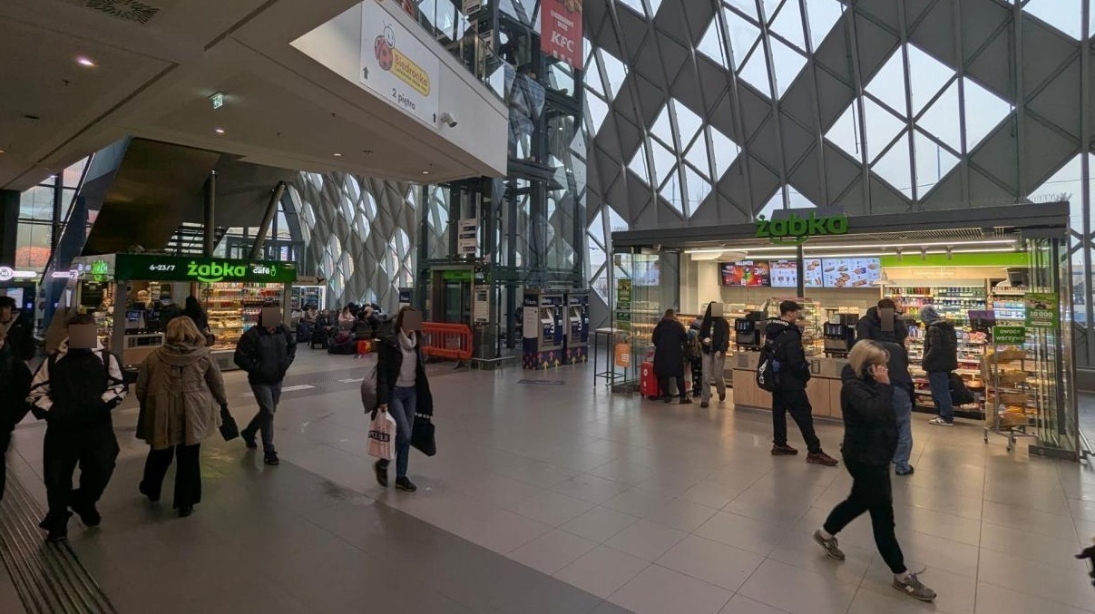 W Poznaniu znajdują się dwie Żabki położone najbliżej siebie w Polsce. "Dzieli je 20 metrów"