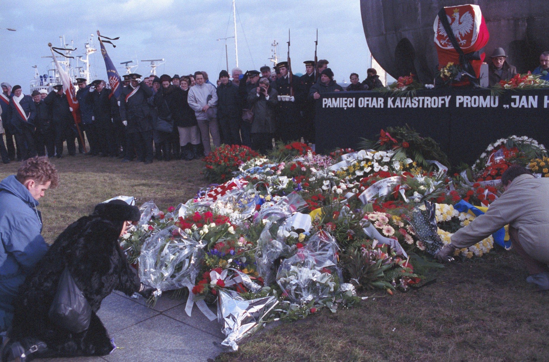 Ceremonia pogrzebowa ofiar katastrofy Heweliusza (22.01.1993r.)