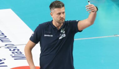 Michał Winiarski, polski trener siatkówki, w trakcie meczu