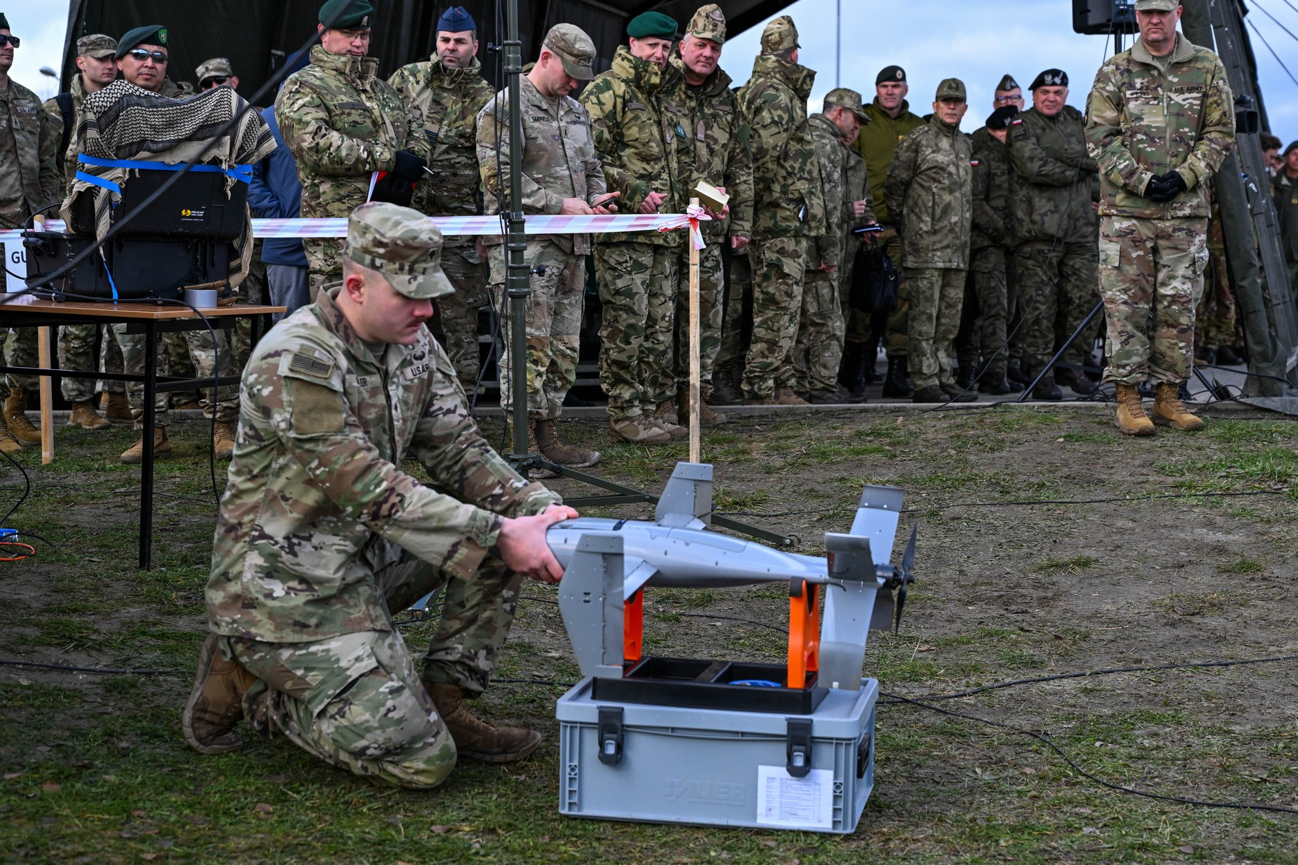 Ćwiczenia z wykrywania, śledzenia i neutralizacji bezzałogowych statków powietrznych z udziałem amerykańskich żołnierzy w Nowej Dębie, 18 listopada 2025 r.