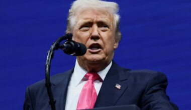 Nieoficjalnie: Ukraina ma zrzec się części ziem i broni oraz ograniczyć armię. Tego zażądał Donald Trump