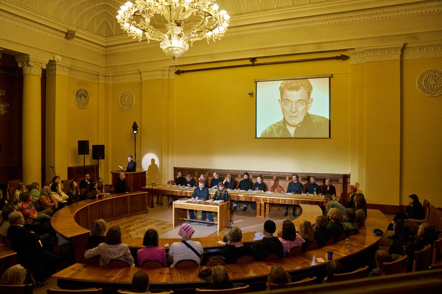 "Proces Pelicot": na projekcji widoczny Mirosław Zbrojewicz