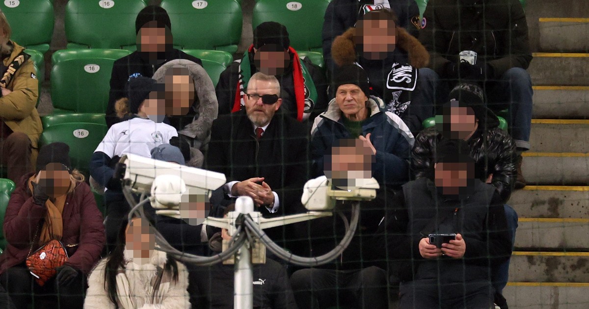 Skandal na Legii. Na meczu obecny Waluś. Towarzyszył mu Grzegorz Braun