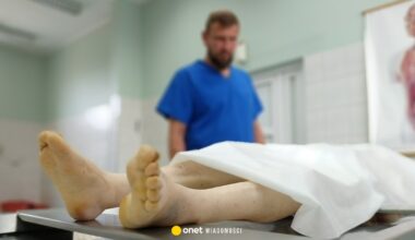 Przygotowuje ciała do pogrzebu. "Przez 25 lat widziałem już chyba wszystko"