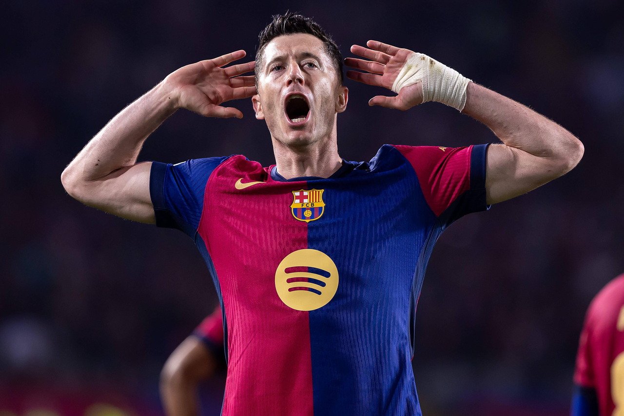 Robert Lewandowski goni top10 strzelców wszech czasów Barcelony. Ile mu brakuje?