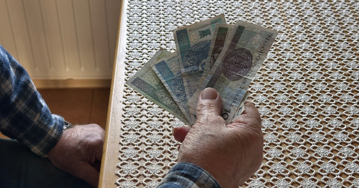 Dodatek do emerytury po 65. i 70. roku życia. Komu przysługuje jaki dodatek do emerytury z ZUS? Ile wyniesie po waloryzacji 2026?