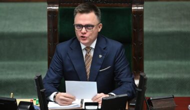 Szymon Hołownia skończy jako ambasador w Watykanie? Stanowczy głos z rządu - Onet