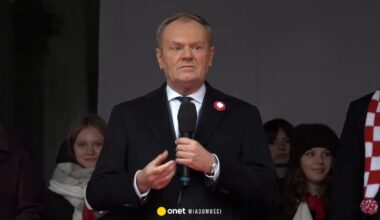 Donald Tusk na obchodach Święta Niepodległości. "11 listopada to cud zjednoczenia"