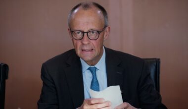 Kłopoty kanclerza i jego bloku wyborczego [SONDAŻE]