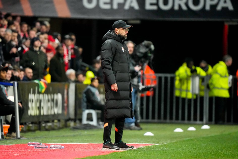 Igor Jovicević jako trener Szachtara w meczu z Rennes w Lidze Europy w 2023 r.