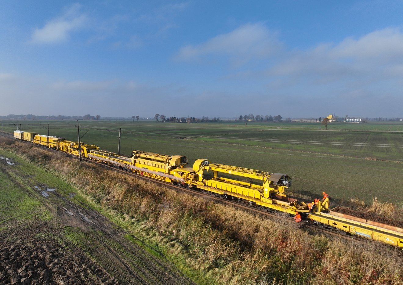 Rekordowa wymiana torów w 2025 r. Mimo że pracowały tylko dwie maszyny