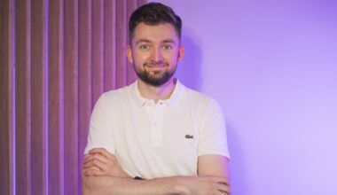 Z małego miasta do 420 mln zł ze sprzedaży kursów. Polak stawia wszystko na AI