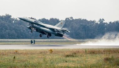 Składują tam tajną broń. Obok przeleciał "nieautoryzowany" dron