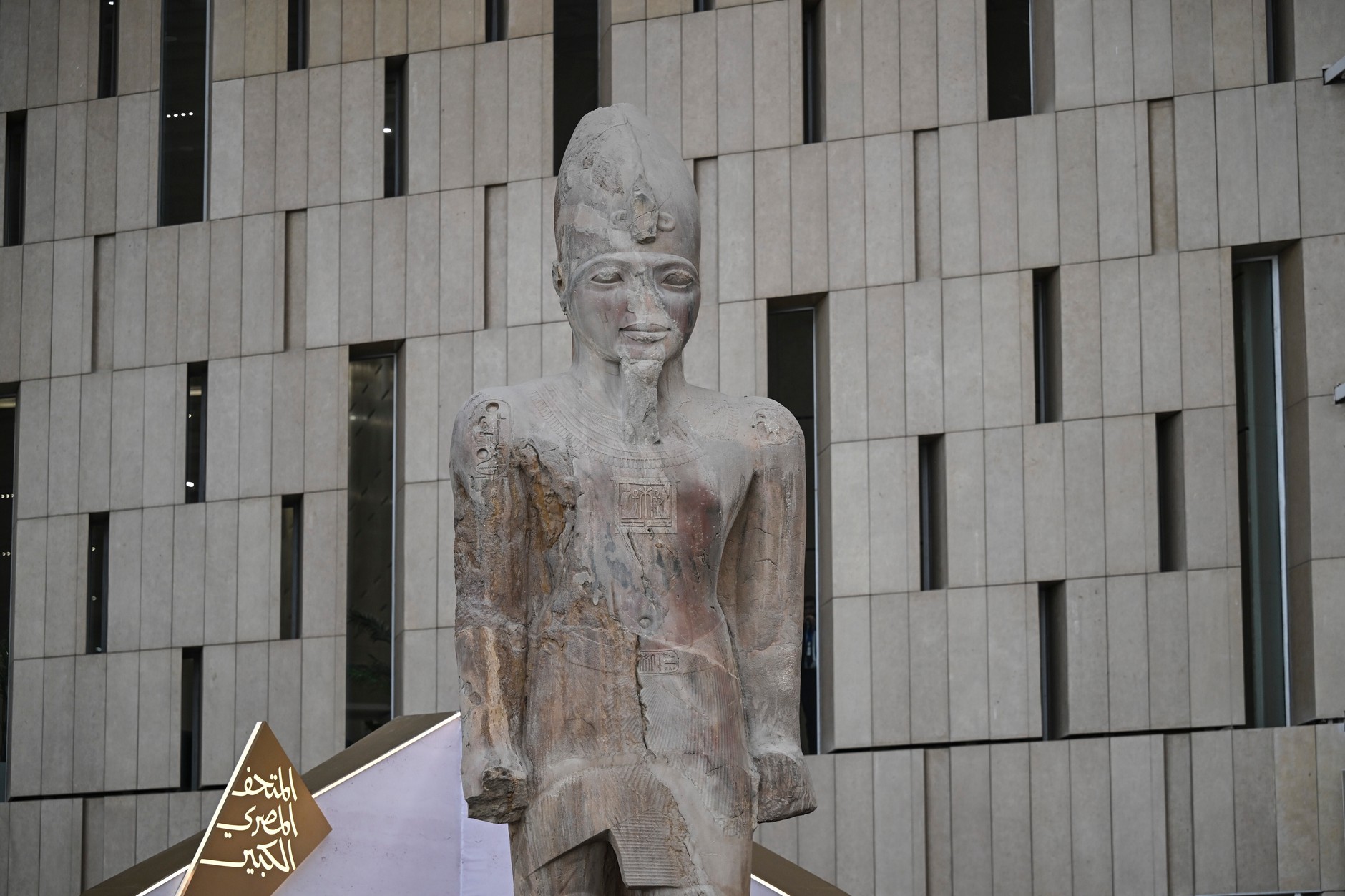 Ostatnie przygotowania przed otwarciem Wielkiego Muzeum Egipskiego