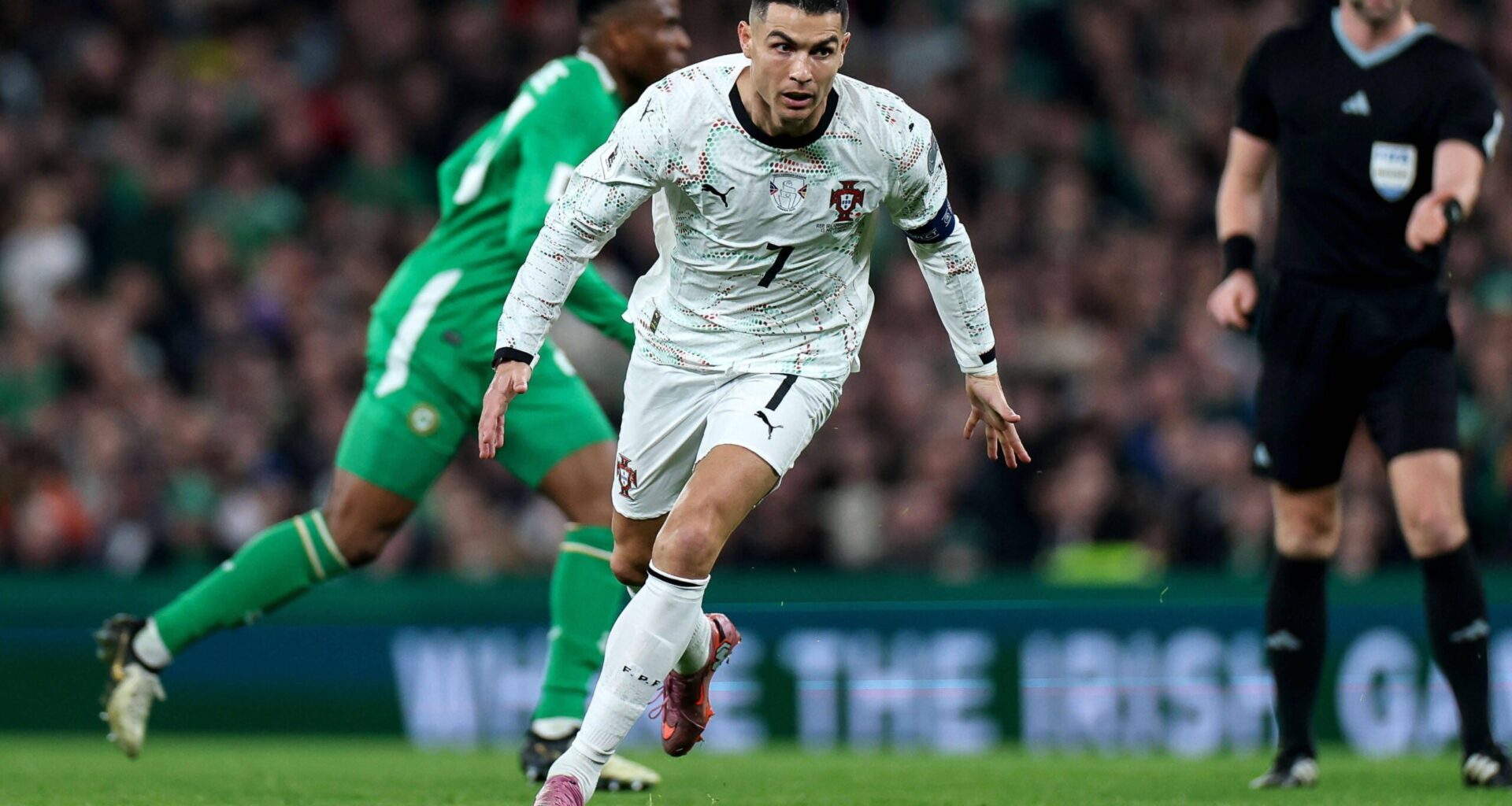 Cristiano Ronaldo odwiedza Biały Dom… ale dlaczego? [FourFourTwo]