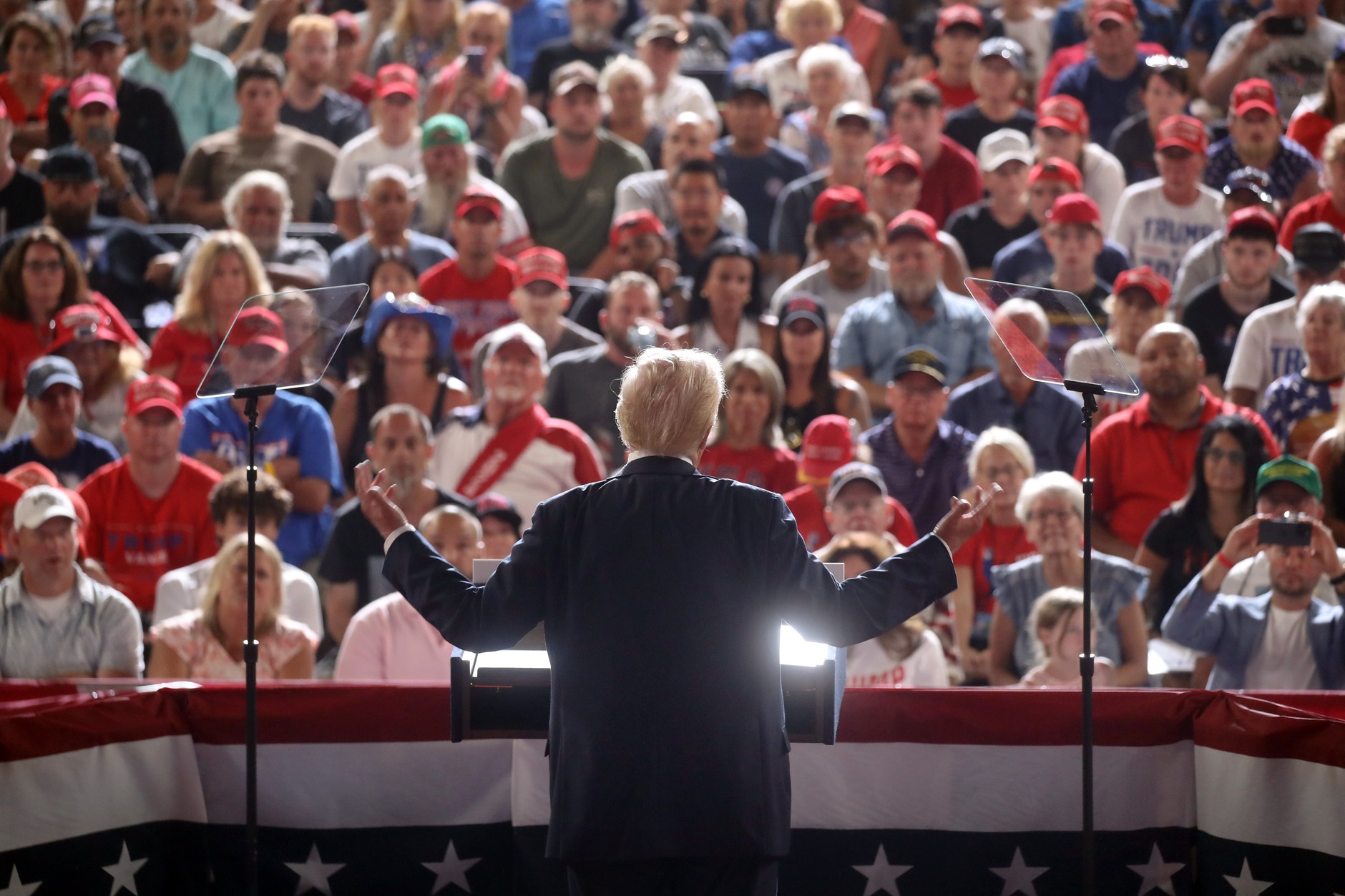 Donald Trump przemawia podczas wiecu w Harrisburgu w stanie Pensylwania, 31 lipca 2024 r. 