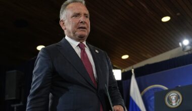 Specjalny wysłannik Białego Domu Steve Witkoff w Anchorage na Alasce, 15 sierpnia 2025 r.