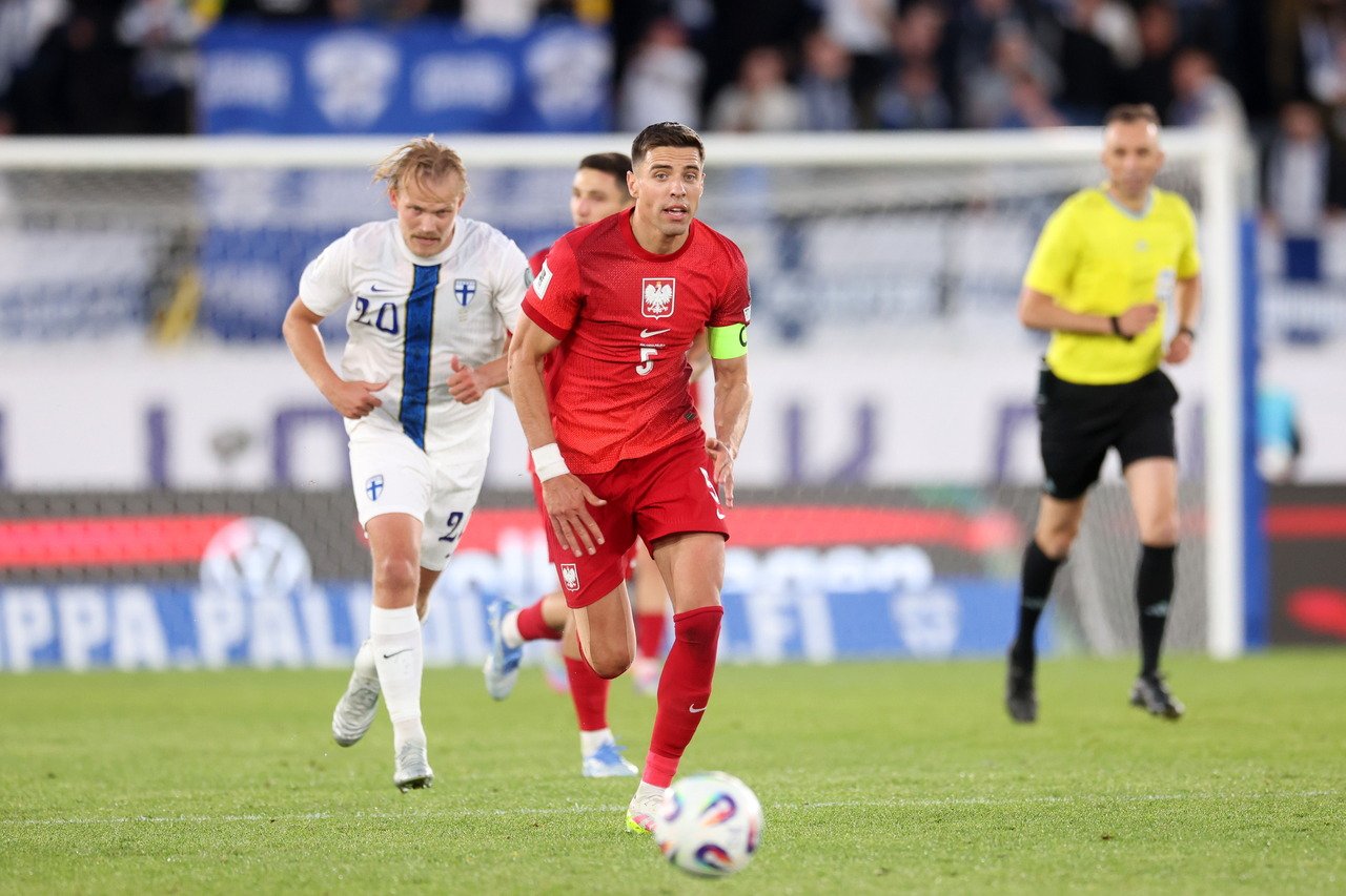 Jan Bednarek w meczu z Finlandią
