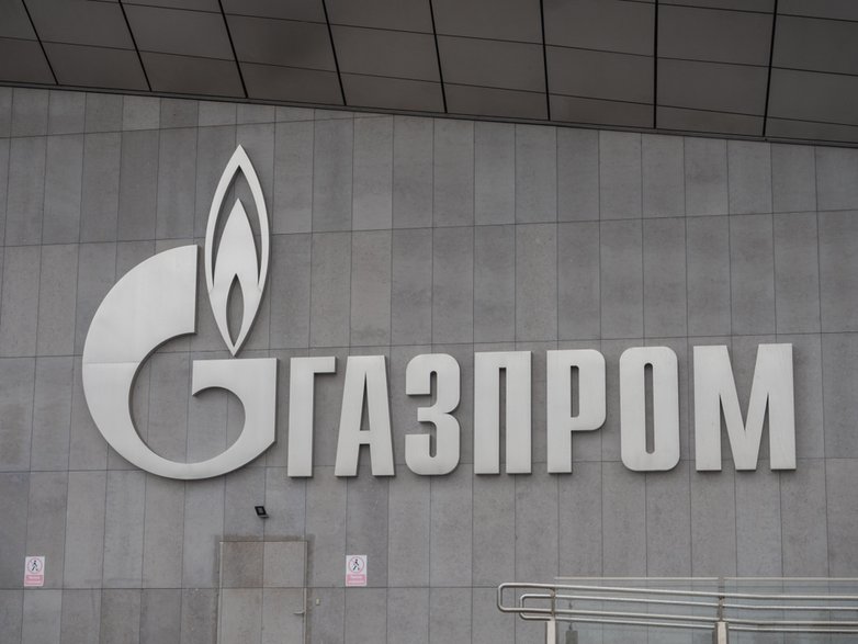 Logo Gazpromu na biurowcu w Sankt Petersburgu, Rosja
