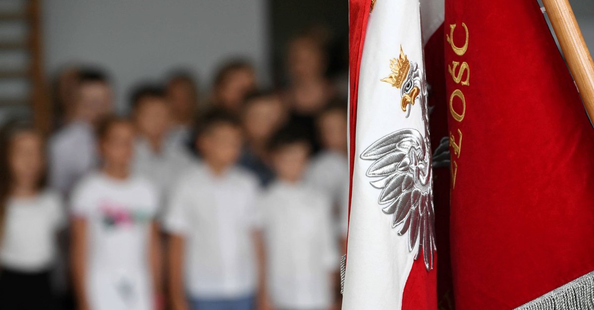 Dzieci zasłabły podczas apelu. Ewakuacja podstawówki na Podlasiu - Onet