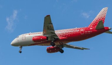 Samolot podczas lotu zaczął gubić części. Na pokładzie było 90 osób - Onet