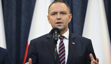 Nawrocki chce zdelegalizować KPP. Czym jest ugrupowanie, z którym walczy PiS?