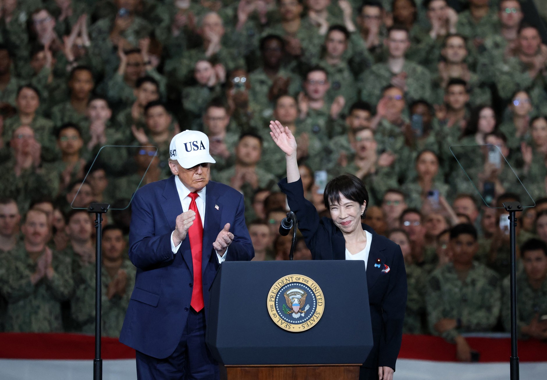 Prezydent USA Donald Trump i premier Japonii Sanae Takaichi, Yokosuka, 28 października 2025 r.