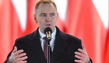 Karol Nawrocki uderza w Sejm. Do wpisu dołączył wymowną grafikę