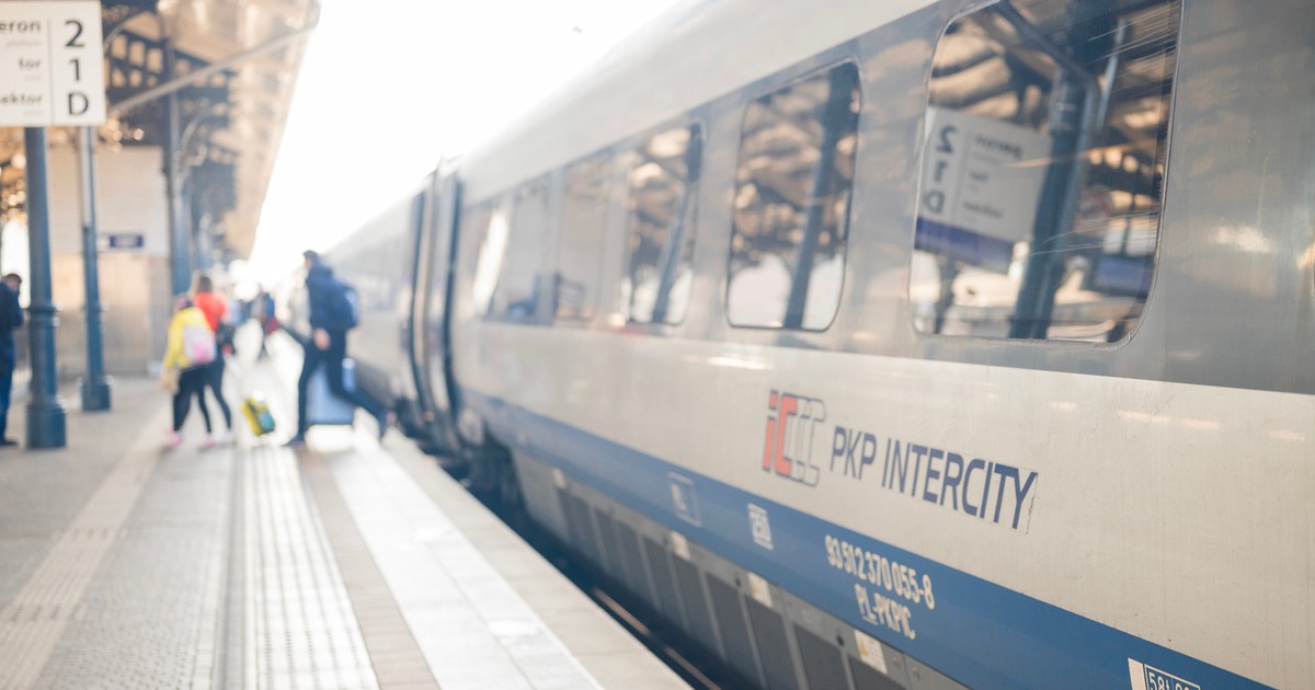 PKP Intercity zmienia zasady sprzedaży biletów. Kupisz je cztery razy wcześniej