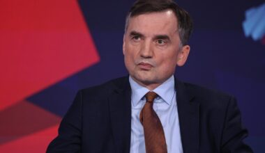 Przyszłość Zbigniewa Ziobry pod znakiem zapytania. "Będzie całe życie uciekał?"