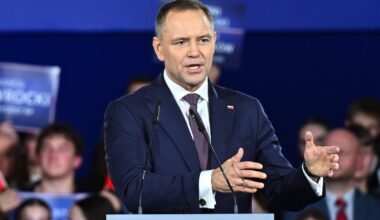 Groźby wobec Karola Nawrockiego. Policja zatrzymała 19-latka - Onet