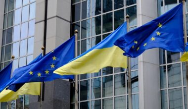 Kolejna transza pomocy dla Ukrainy zatwierdzona. Unia stawia warunki