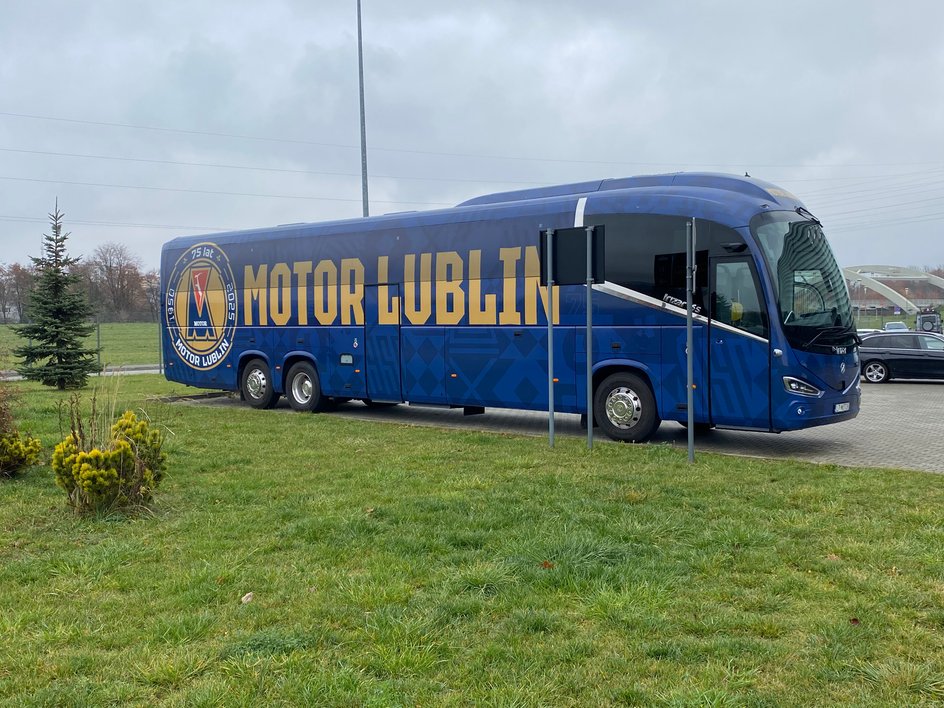 Nowoczesny autokar Motoru