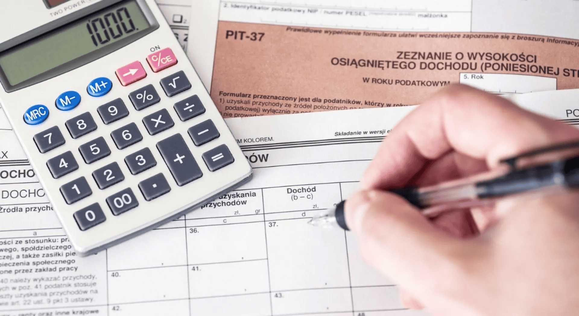 Zwrot podatku za 13. i 14. emeryturę. Seniorzy muszą spełnić jeden warunek