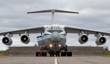 Samolot transportowy Iljuszyn Ił-76 to wciąż popularna maszyna w krajach afrykańskich i Bliskiego Wschodu.