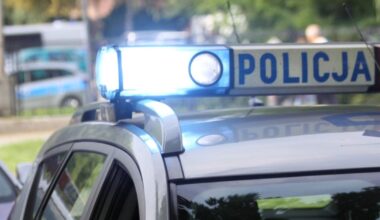 Policyjny pościg ulicami Krakowa i regionu. Próbował przejechać policjanta, padły strzały