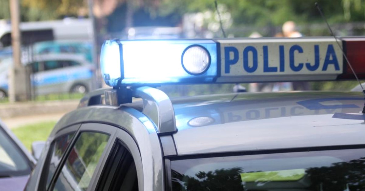 Policyjny pościg ulicami Krakowa i regionu. Próbował przejechać policjanta, padły strzały