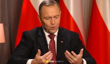 Dziennikarz spojrzał na palce Nawrockiego. "Będę je nosił" - Kobieta Onet