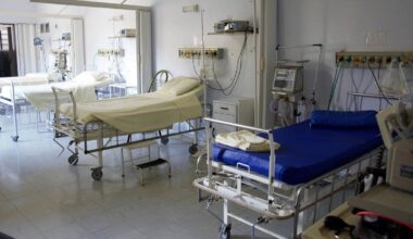 "Sygnały z całej Polski". Szpitale przestają przyjmować pacjentów