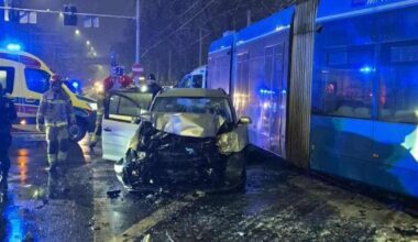 Dramatyczny pościg we Wrocławiu. Uciekał przed policją, wbił się w tramwaj
