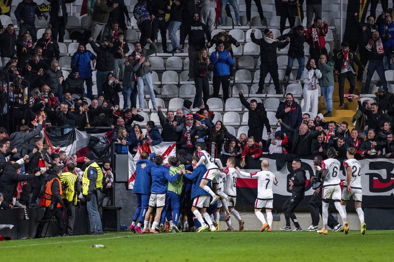 Rayo Vallecano świętuje zwycięskiego gola w meczu z Lechem Poznań