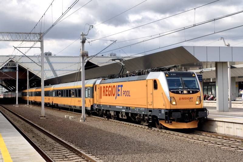 RegioJet zmienia plany. Nie będzie połączeń Warszawa – Poznań