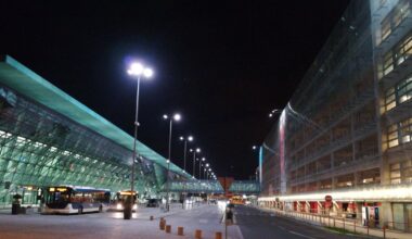 Niskie chmury paraliżują Kraków Airport – masowe przekierowania do Katowic - Onet