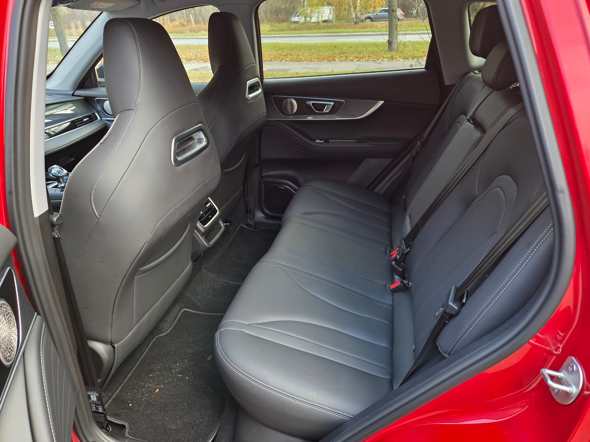 Tak wygląda tylna kanapa Chery Tiggo 7