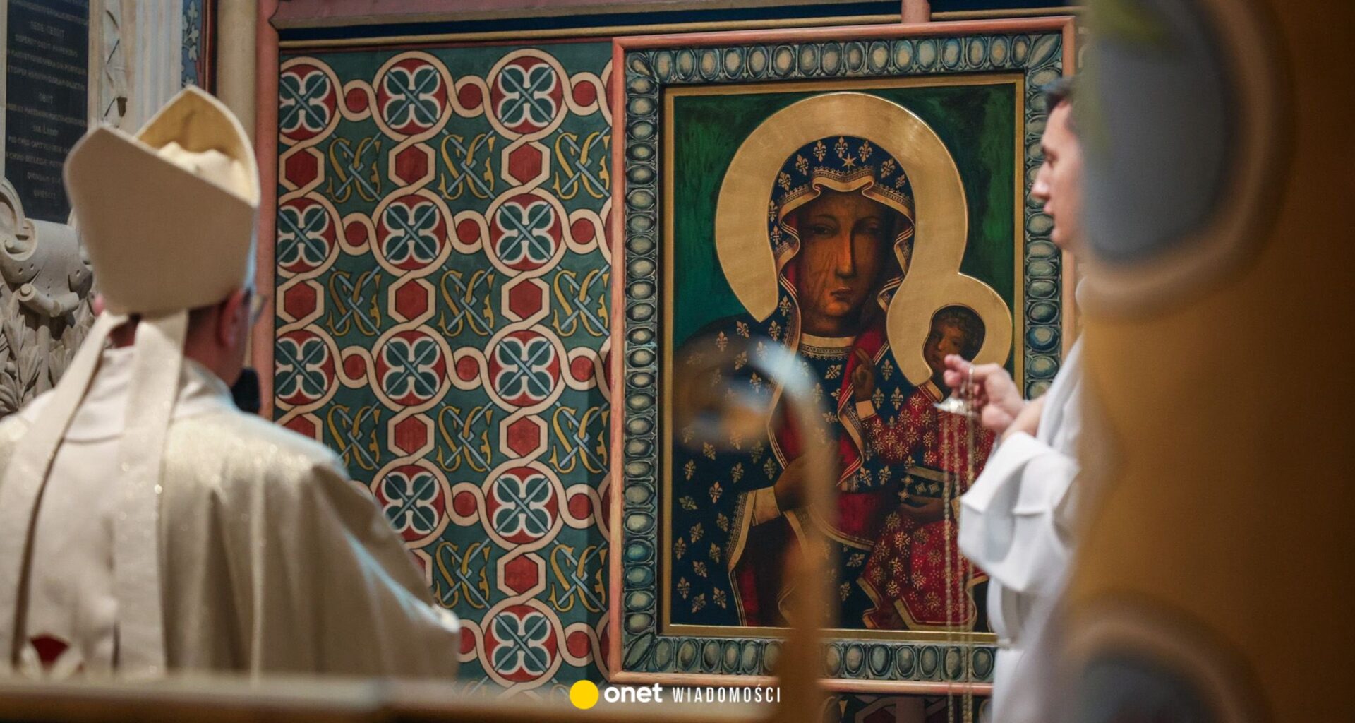 Uroczystość ponownej inauguracji polskiej kaplicy w Paryżu. Marta Nawrocka w katedrze Notre Dame