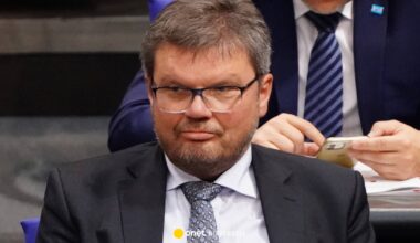 Deputowany AfD organizował wizyty w ambasadzie Rosji. "Charakter turystyczny"