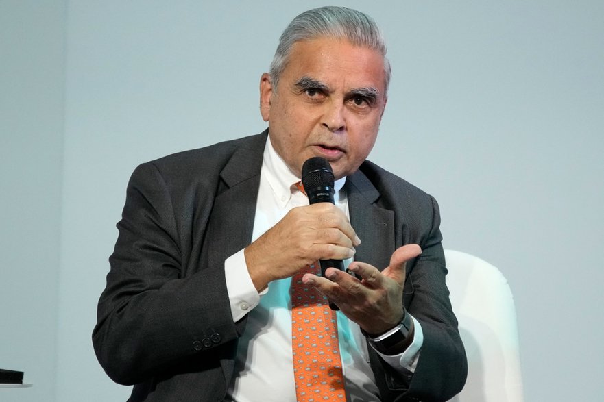 Singapurski dyplomata i konsultant geopolityczny Kishore Mahbubani  przemawia podczas Forum Pokoju w Paryżu. Francja, 11 listopada 2022 r.