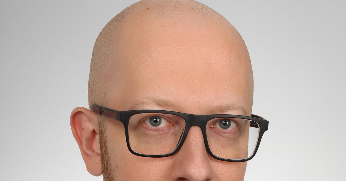 Zdaniem prokurator w celi Łukasza Żaka odnaleziono telefony, a także grypsy, w których prosił o przekazanie...